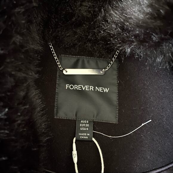Forever New Classic Coat with Faux Fur Collar and Removable Fur Cuffs - Picture 2 of 7